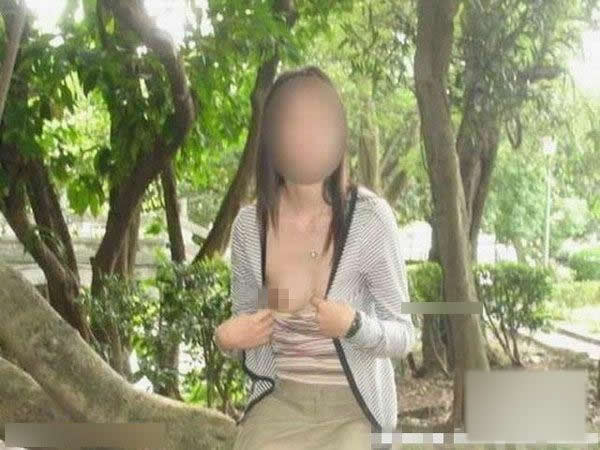 疯狂主妇!无耻少妇当街露点自拍（暴图）