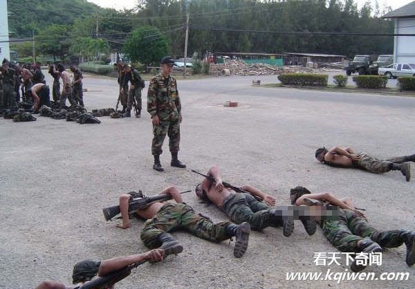 实拍泰国海豹部队的魔鬼训练全裸残虐现场(组图)