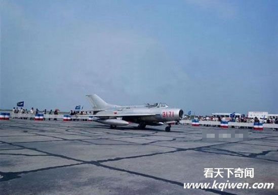 解放军叛徒范园焱使国民党飞行员能在台试驾歼6(组图)